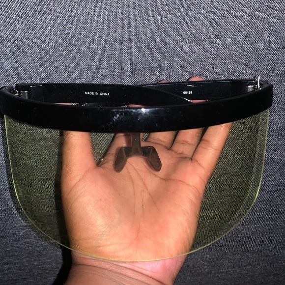 Accessories - Visors/glasses 2